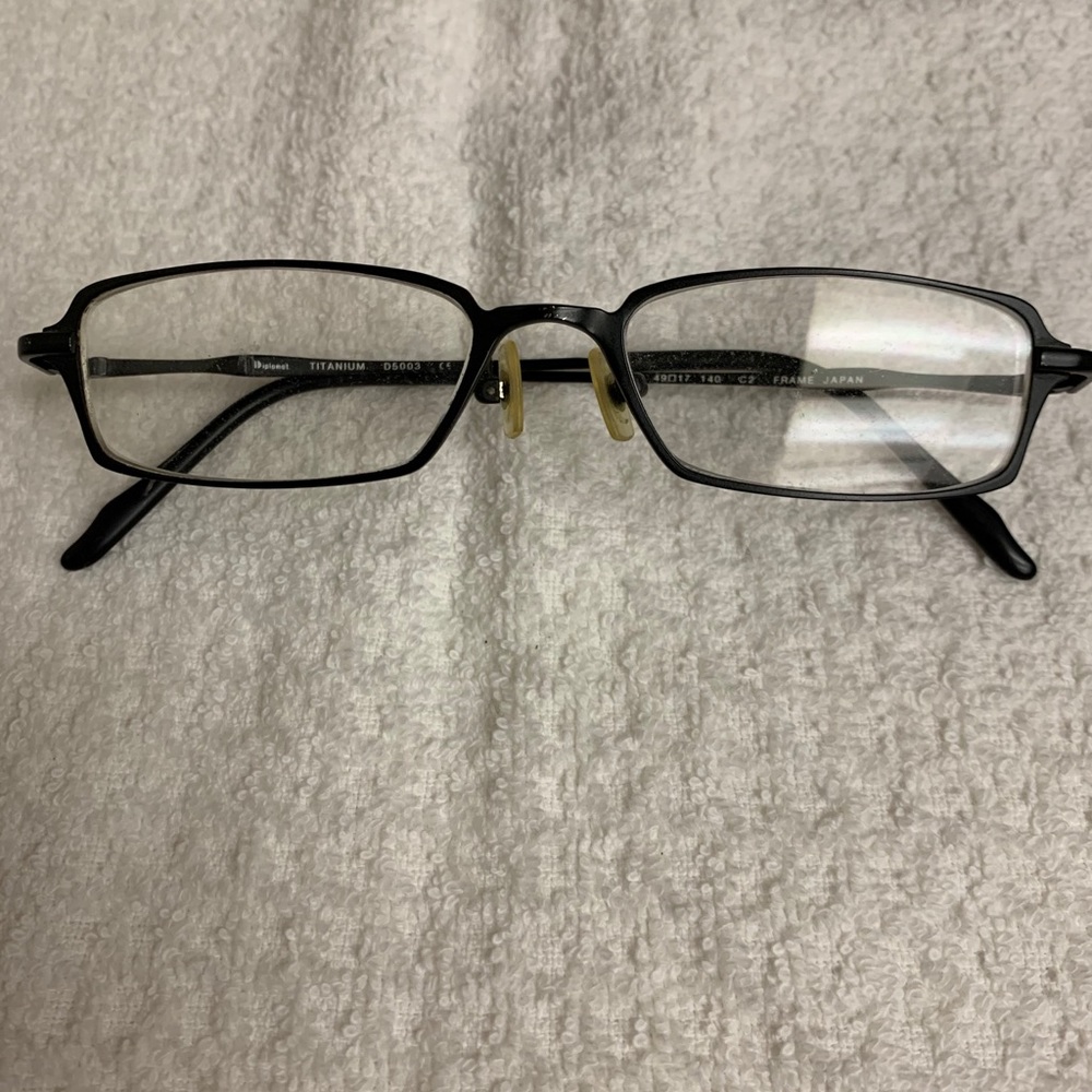 Diplomat titanium glasses used